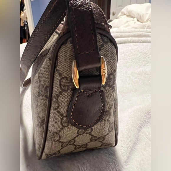 Authentic GG sherry line criss body bag - Picture 8 of 12